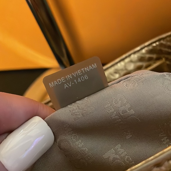 Micheal Kors python clutch/crossbody - Picture 15 of 15